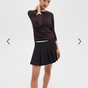 Theory pleated mini skirt sz 4
